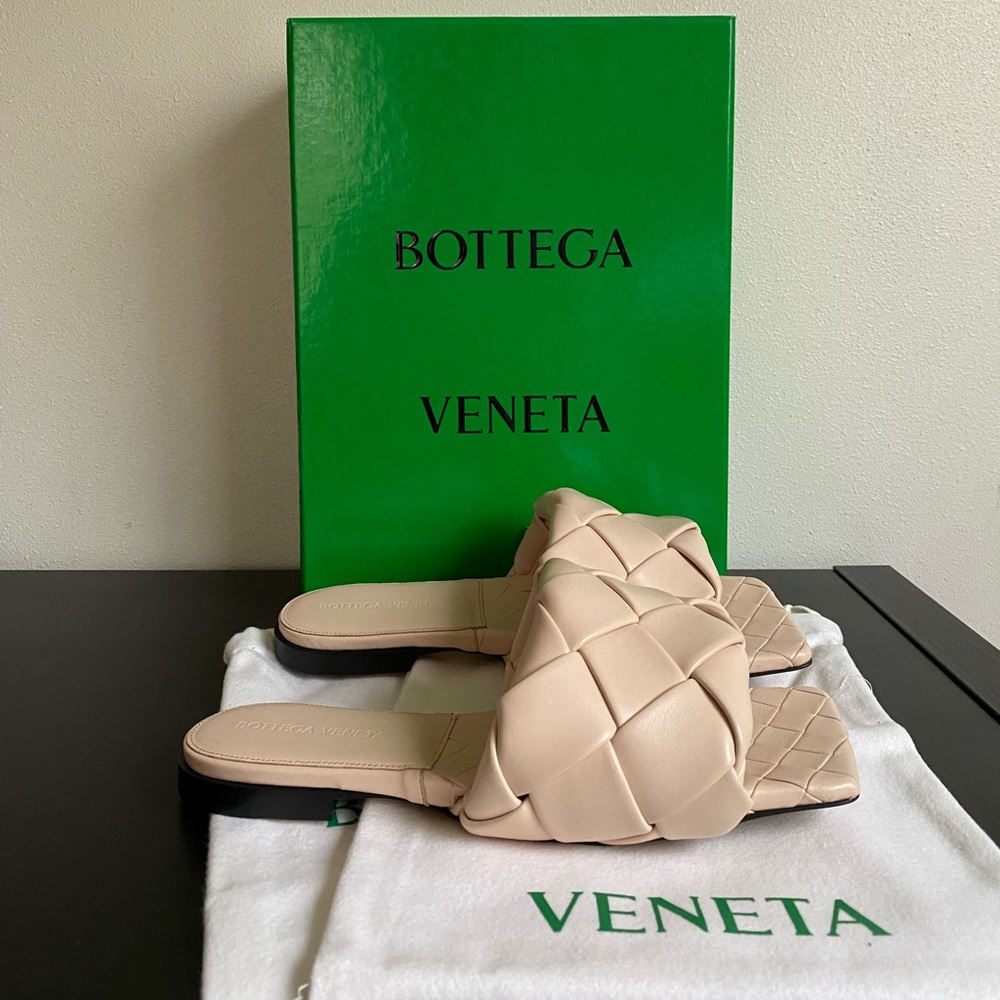 NIB Bottega Veneta Lido Intrecciato Leather Flat Sandals in Bandage size 36